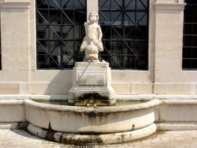 Vignot (Meuse) fontaine sculpté