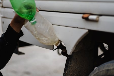 Views of the struggle to refill a gas tank in May of 2019 in Shingal 09
