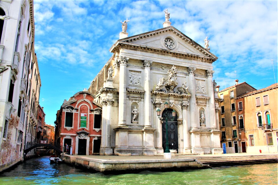 Church world buildings