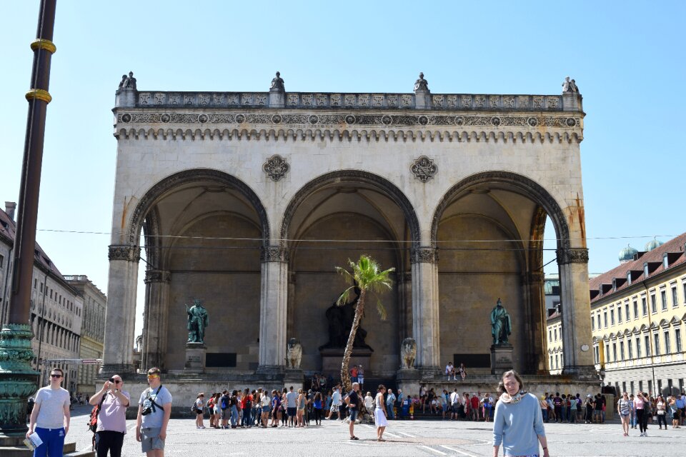 Odeonsplatz field mr hall germany
