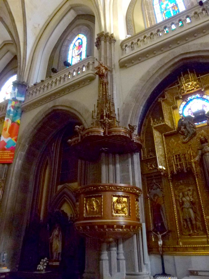 Vigo - Iglesia del Colegio Salesiano María Auxiliadora 15