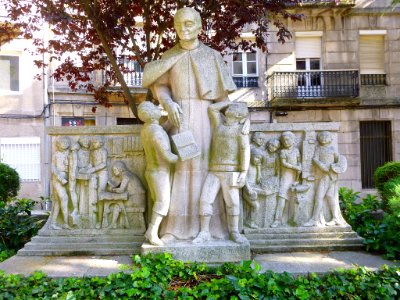 Vigo - Monumento a Don Bosco