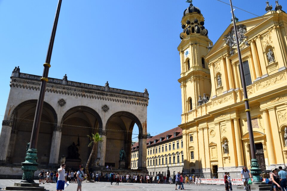 Odeonsplatz field mr hall germany
