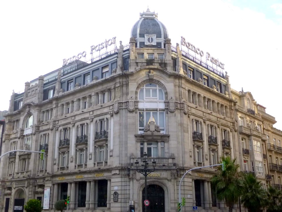 Vigo - Banco Pastor (ex edificio del Banco de Vigo) 2