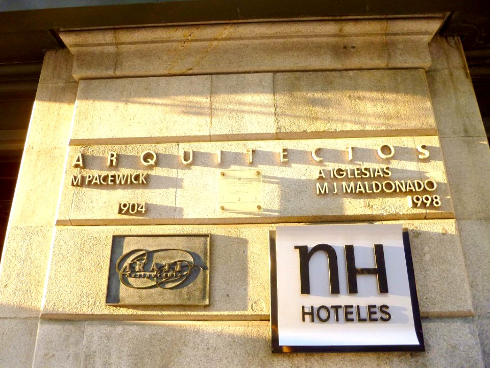 Vigo - Hotel NH Palacio de Vigo 1