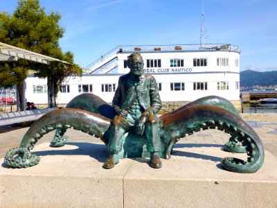 Vigo - Monumento a Julio Verne 4