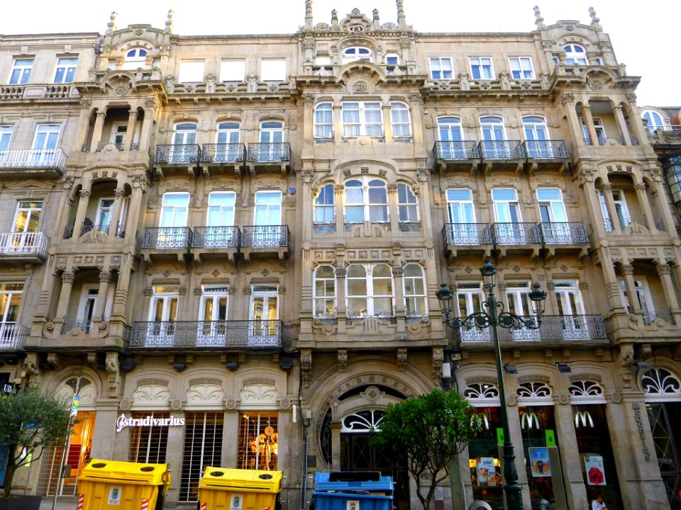 Vigo - Edificio de Camilo y Benigno Fernández 1