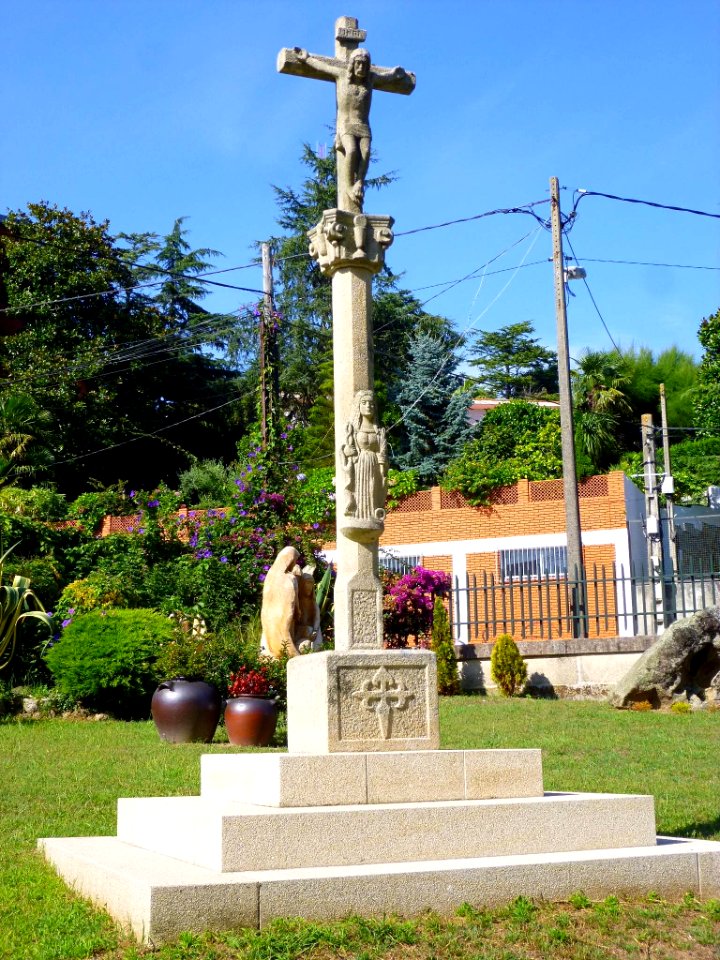 Vigo - Crucero junto a la Iglesia de Nuestra Señora de la Soledad