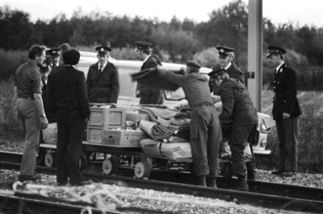 Vijfde, zesde, zevende dag gijzeling trein De Punt (Pinksteren) opladen lorry v, Bestanddeelnr 929-2025