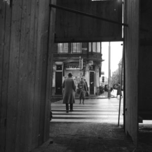 Vijzeltunnel gereed onderdoorgang in de afbraakzijnde huizen naar Kerkstraat, Bestanddeelnr 914-4901