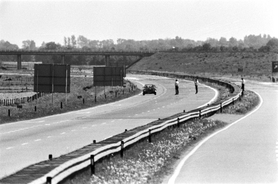 Vijfde, zesde, zevende dag gijzeling trein De Punt (Pinksteren) viaduct bij tre, Bestanddeelnr 929-2027