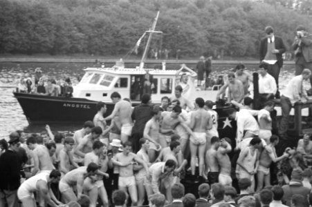 Vijfentachtigste Varsity op Amsterdam-Rijnkanaal. Lage oude vier won hoofdnummer, Bestanddeelnr 921-3208