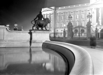 Vijver bij Buckingham Palace in Londen, Bestanddeelnr 254-2648