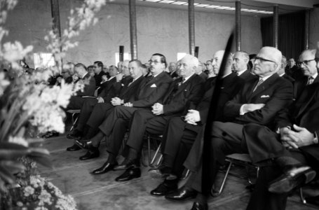 Vijftien jaar Nederlands Radio Unie. Receptie in Hilversumse stadhuis., Bestanddeelnr 913-5889