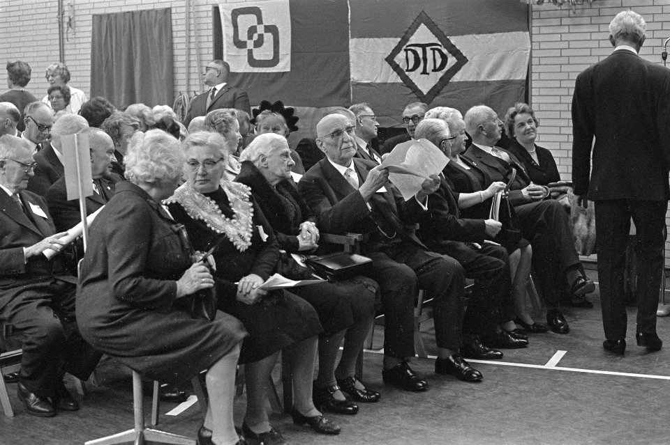 Vijfentachtig jarig bestaan van de tweede driejarige HBS in Zocherstraat, Wim Ib, Bestanddeelnr 920-1714