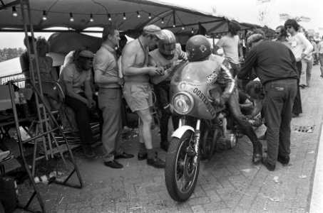 Vijfde Internationale 24-uursrace van Oss, winnaars G. Jongetjes en C. van der K, Bestanddeelnr 926-4880