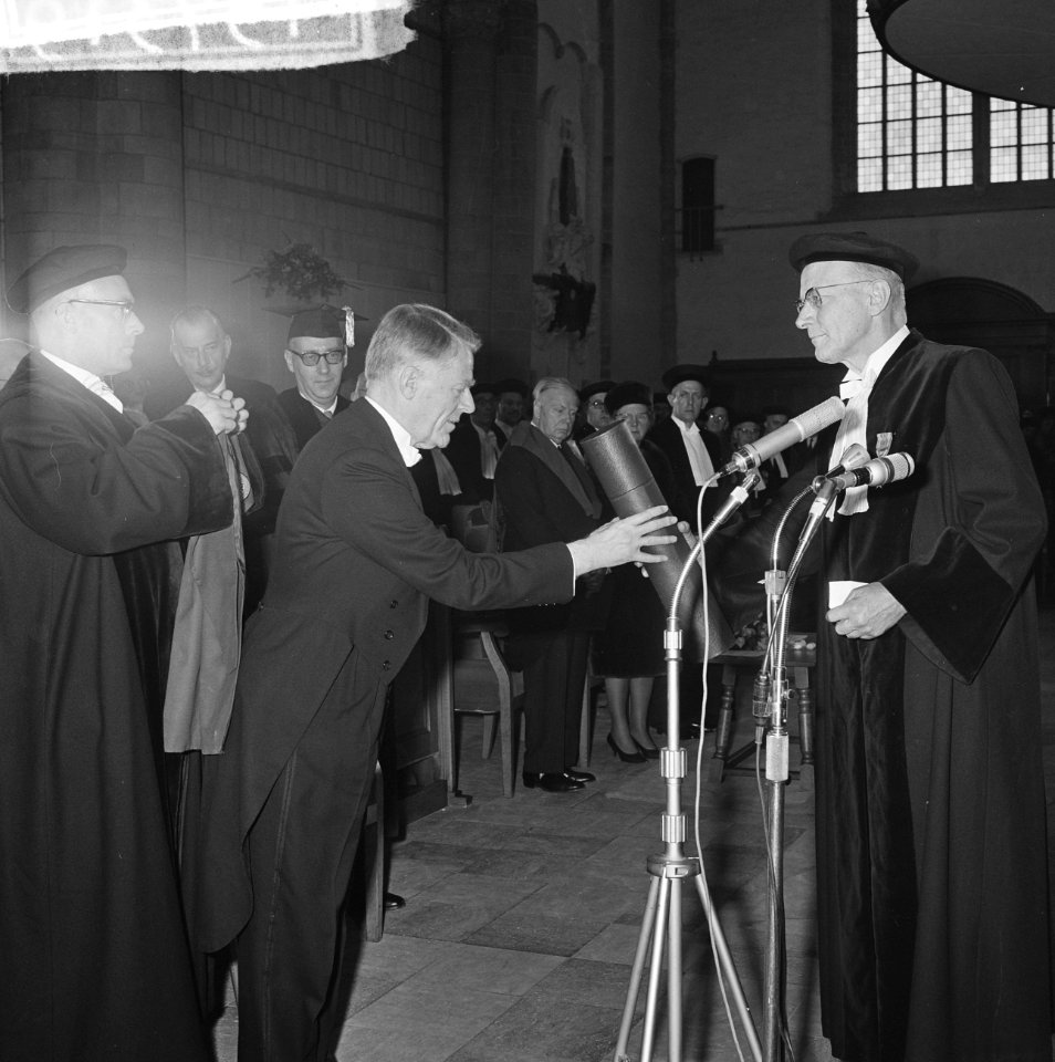 Vijftigste Dies Natales in Rotterdam van de Nederlands Economische Hoge School d, Bestanddeelnr 915-7319
