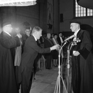 Vijftigste Dies Natales in Rotterdam van de Nederlands Economische Hoge School d, Bestanddeelnr 915-7319