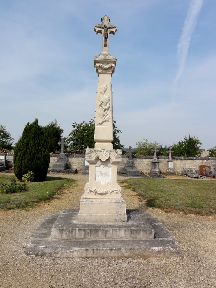 Ville-Issey (Meuse) croix du cimetière