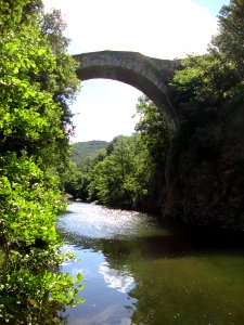 Villemagne-l'Argentière (Hérault, Fr) pont du diable sur la Mare (v)