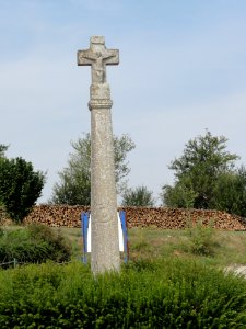 Ville-Issey (Meuse) croix près cimetière