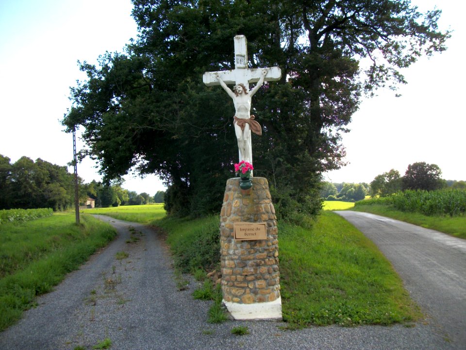 Villeneuve-Lécussan croix 01