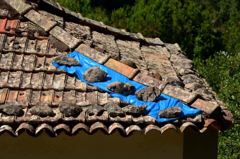 Roofs fireplace chimney photo