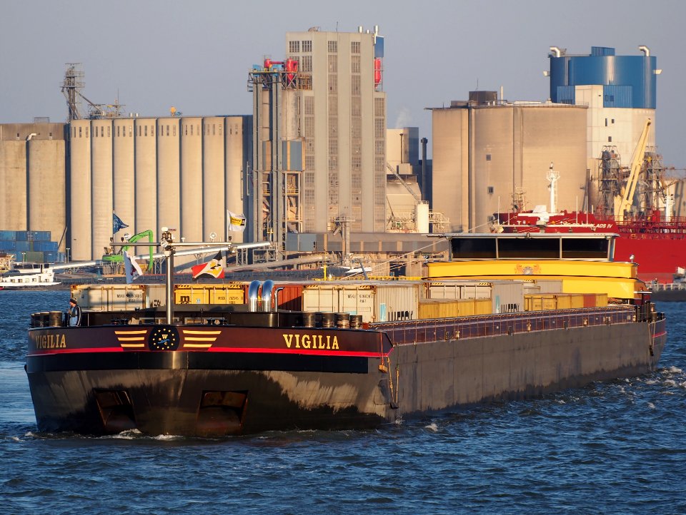 Vigilia (ship, 2008), ENI 04806310, Port of Antwerp pic4