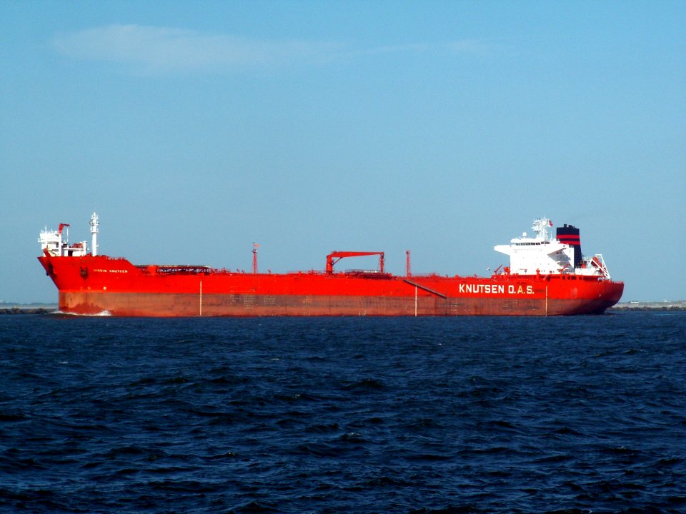 Vigdis Knutsen p3 leaving Port of Rotterdam, Holland 15-Jul-2006