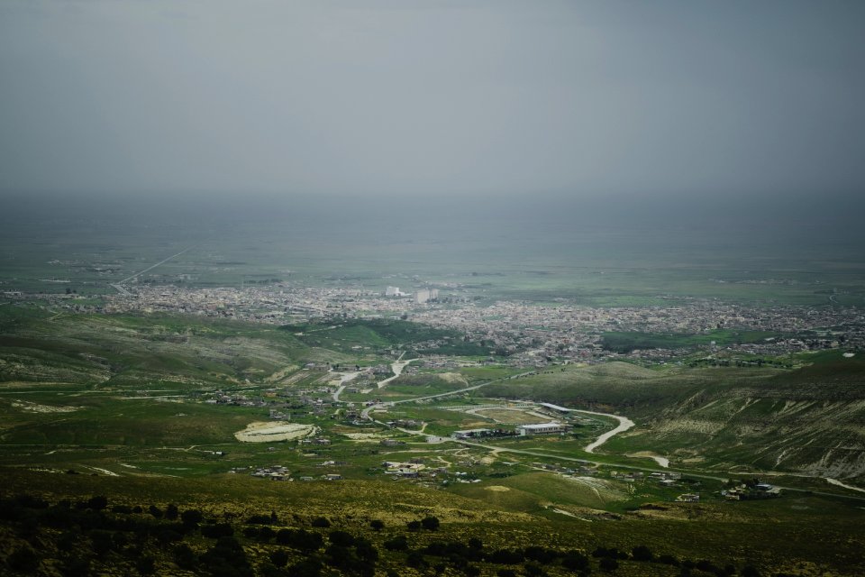 Views over Shingal city from atop Shingal Mountain 07