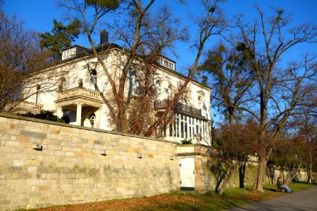 Villa behind wall - Dresden, Germany - DSC09116