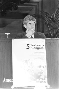 Vijfde Sacharov-congres in Amsterdam premier Lubbers spreekt congres toe, Bestanddeelnr 933-9891