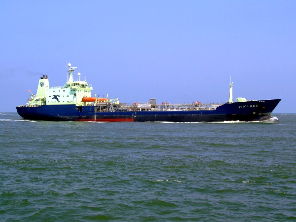 Vikland - IMO 9111759 - Callsign C6UL5 - Vikland p2 approaching Port of Rotterdam, Holland 03-Jun-2007