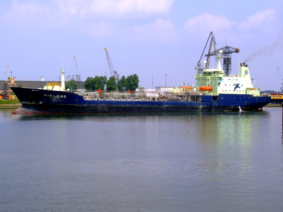 Vikland - IMO 9111759 - Callsign C6UL5 - Vikland p3 approaching Port of Rotterdam, Holland 03-Jun-2007