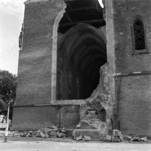 Vernielde Sint Walburgkerk aan het 's-Gravenhof, Bestanddeelnr 900-5234 photo