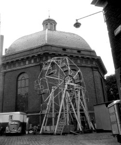 Vermaakcentrum Eutopia rond Koepelkerk op het Jansplein te Arnhem, Bestanddeelnr 907-1809