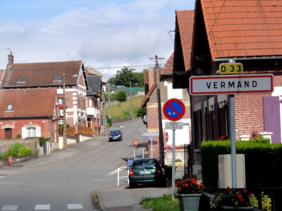 Vermand (Aisne) city limit sign
