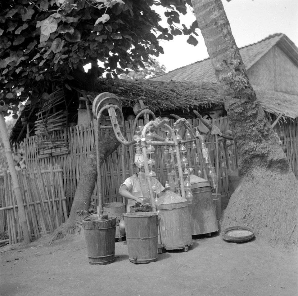 Verkoper van limonade langs de weg, Bestanddeelnr 255-6722