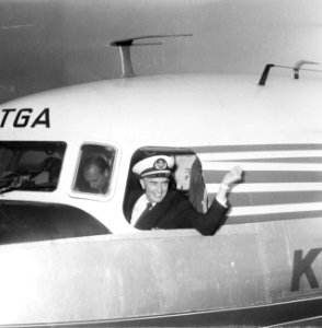 Vertrek KLM DC 6A Liftmaster Dr. Ir. M.A. Damme naar Christchurch (via Londen…, Bestanddeelnr 934-5538