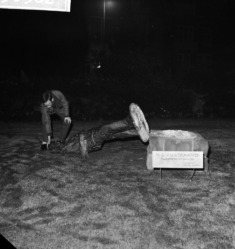 Vernield beeld in Arnhem, Bestanddeelnr 913-0562