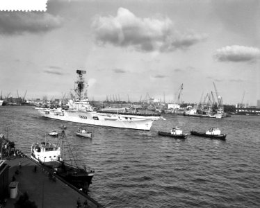 Vertrek Hr Ms vliegkampschip Karel Doorman, Bestanddeelnr 911-2900