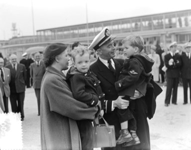 Vertrek KLM DC 6A Liftmaster Dr. Ir. M.A. Damme naar Christchurch (via Londen…, Bestanddeelnr 906-0021