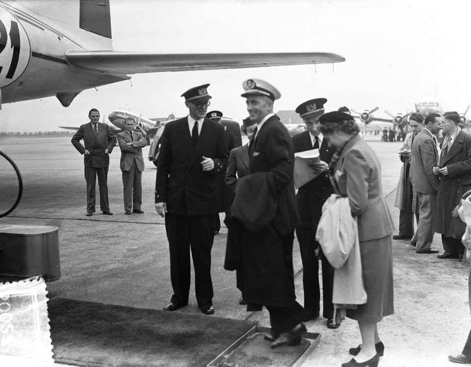 Vertrek KLM DC 6A Liftmaster Dr. Ir. M.A. Damme naar Christchurch (via Londen…, Bestanddeelnr 906-0022
