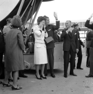 Vertrek koningin Juliana en prins Bernhard naar de West, Bestanddeelnr 918-2255