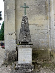 Verneuil-sous-Coucy (Aisne) mémorial mousquetaire de la Reine
