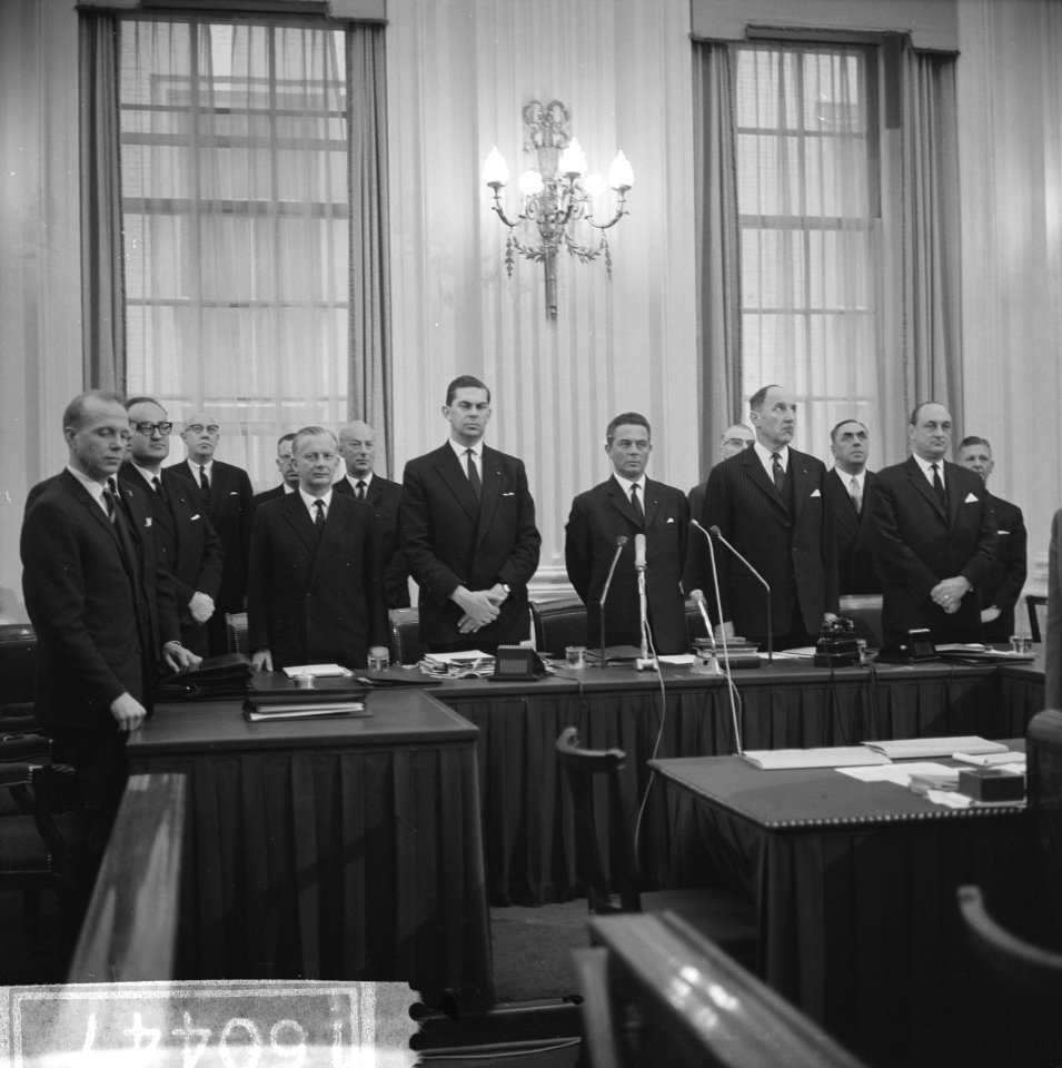 Verloving prinses Irene in Tweede Kamer. Voorlezing brief van minister-president, Bestanddeelnr 916-0447