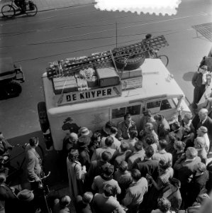 Vertrek Kaapstad-expeditie uit Amsterdam. Dromedaris II met de handelsreiziger K, Bestanddeelnr 905-1101