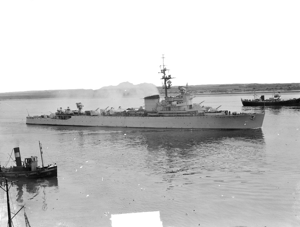 Vertrek Karel Doorman te Hoek van Holland naar Manoeuvres, Bestanddeelnr 903-9731