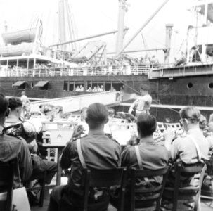 Vertrek ´Volendam´ naar Nederlands-Indië met 2000 militairen aan boord, Bestanddeelnr 934-5112