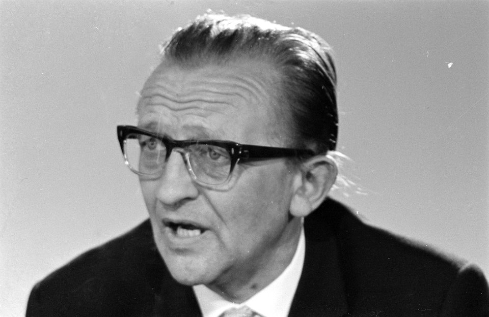 Vertrek afgezanten naar VS om Cobb te redden. Hr. van der Molen, Bestanddeelnr 913-0006